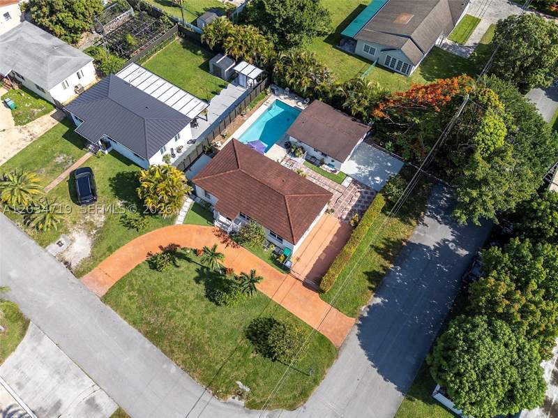 4 bedroom SingleFamilyResidence at 6801 SW 27th St, Artbilt Homes, Miami — photo 3