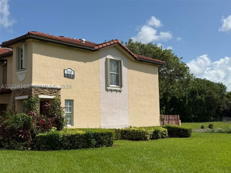 3 bedroom Condominium at 1720 NE 33rd Ave 102-5, Villas At Carmel Condo No, Homestead — photo 2