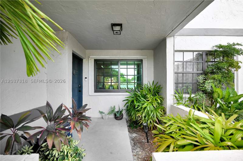 3 bedroom Townhouse at 15561 SW 110th Ter, La Maison At The Hammocks, Miami — photo 2