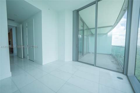 175 SE 25th Rd 2704, Miami FL - photo 18 of 26