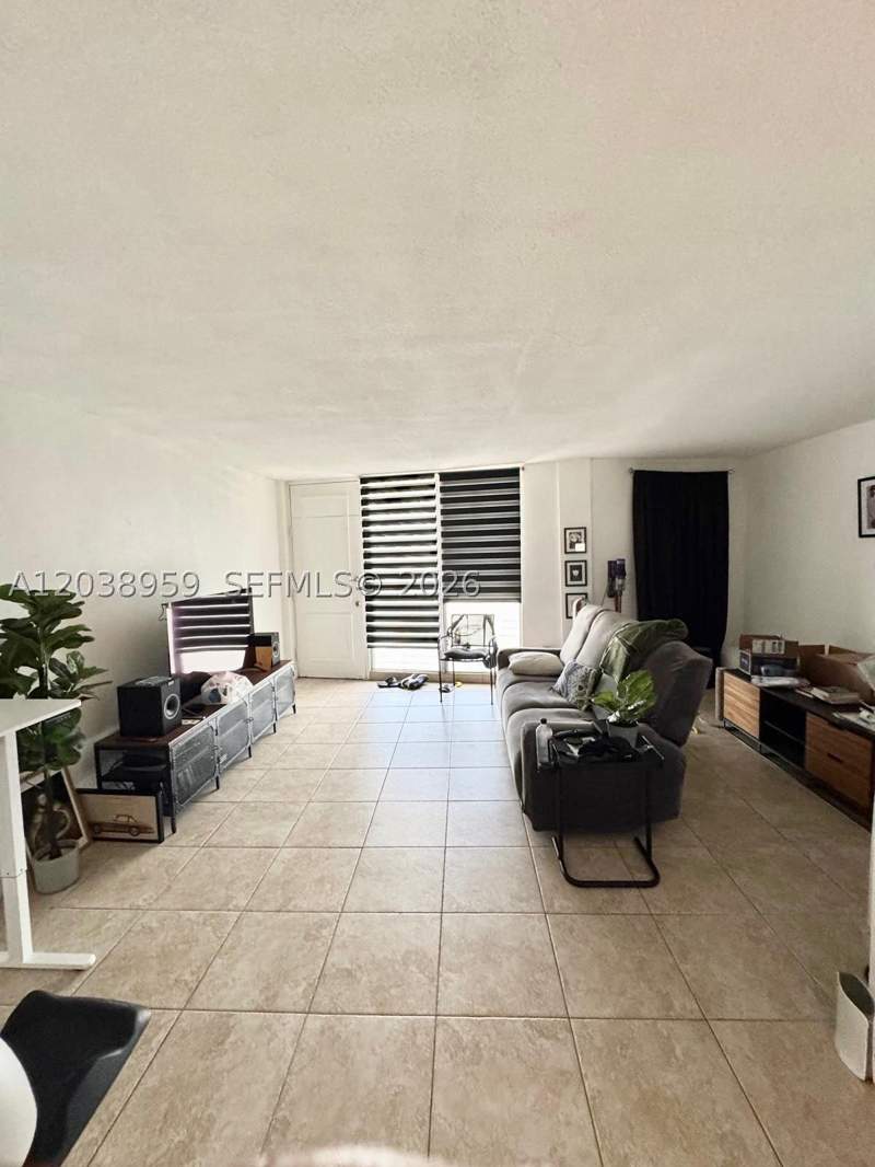 1 bedroom Condominium at 1100 Alton Rd 5D, 1100 Alton Road Condo Apt, Miami Beach — photo 2