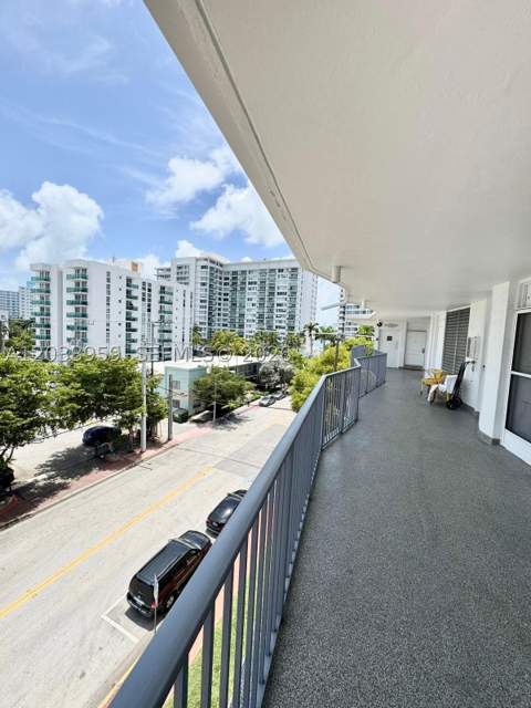 1100 Alton Rd 5D, Miami Beach FL - photo 8 of 33