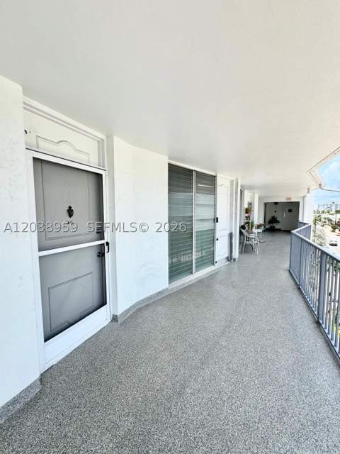 1100 Alton Rd 5D, Miami Beach FL - photo 9 of 33