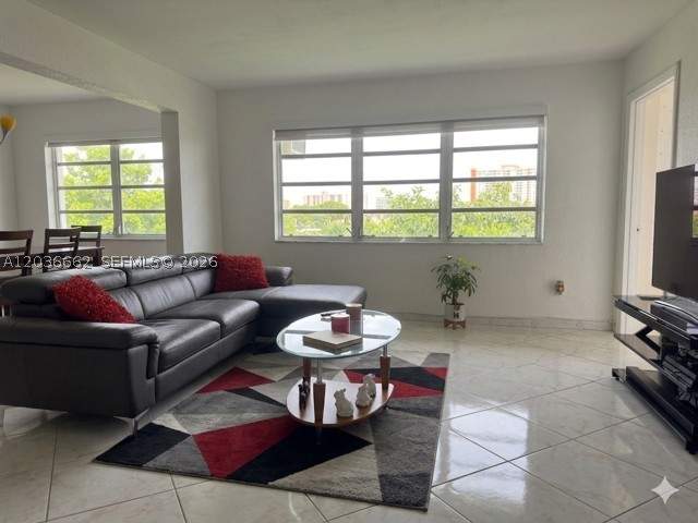 1 bedroom Condominium at 1530 NE 191st St 305, Third Horizons Condo, Miami — photo 2