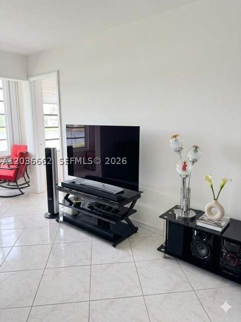 1 bedroom Condominium at 1530 NE 191st St 305, Third Horizons Condo, Miami — photo 4