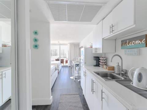 19201 Collins Avenue 1038, Sunny Isles Beach FL - photo 7 of 17