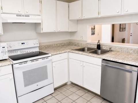 1044 S Independence Dr 1044L, Homestead FL - photo 6 of 24