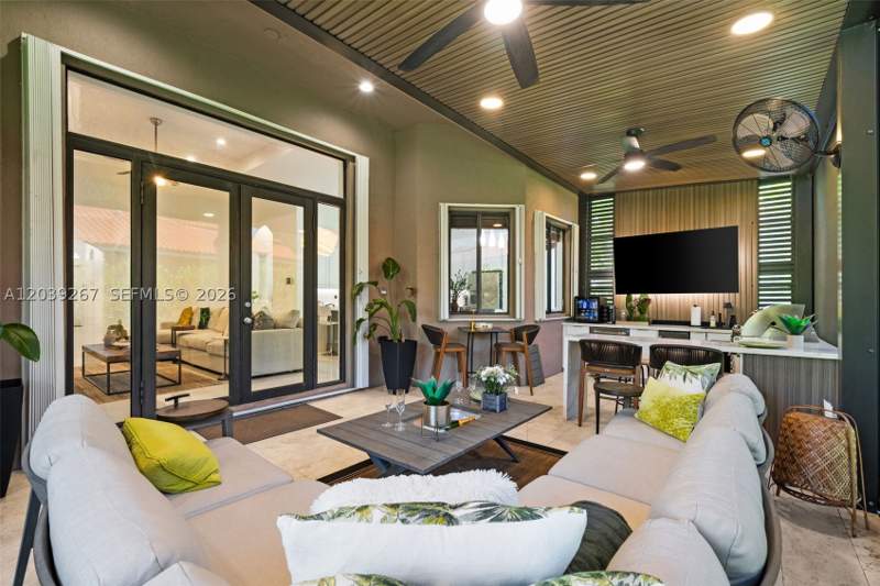 4 bedroom SingleFamilyResidence at 7563 SW 188th Ter, Cutler Cay, Cutler Bay — photo 2