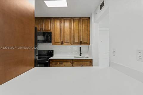 445 SW 11th St 102, Miami FL - photo 11 of 28
