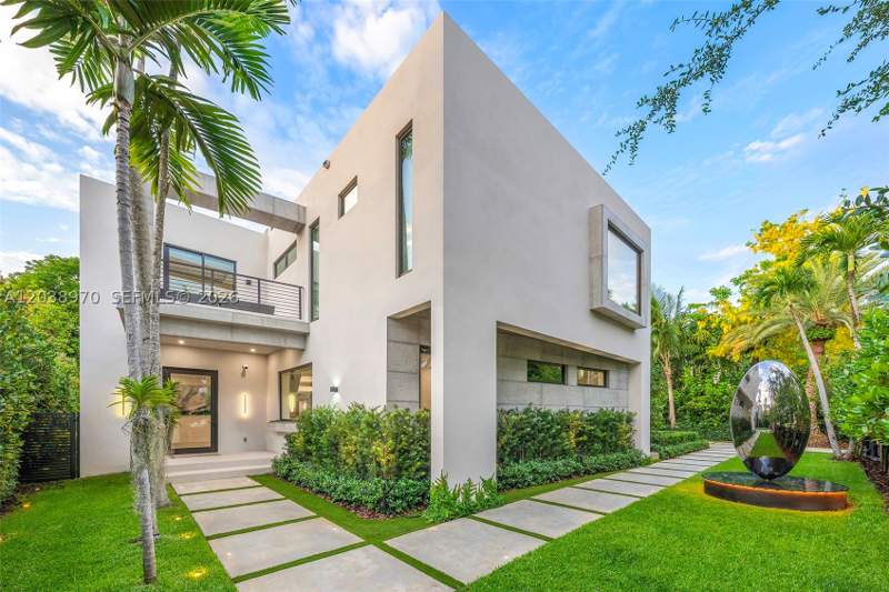 5 bedroom SingleFamilyResidence at 4115 Park Ave, Amd Pl Of Bonita Park, Miami — photo 3