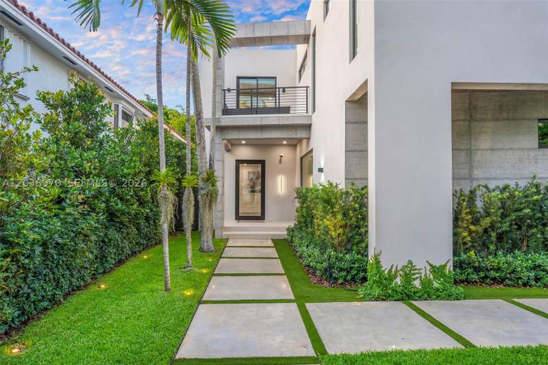 5 bedroom SingleFamilyResidence at 4115 Park Ave, Amd Pl Of Bonita Park, Miami — photo 4