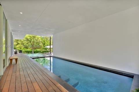810 W 47 Ct, Miami Beach FL - photo 13 of 35