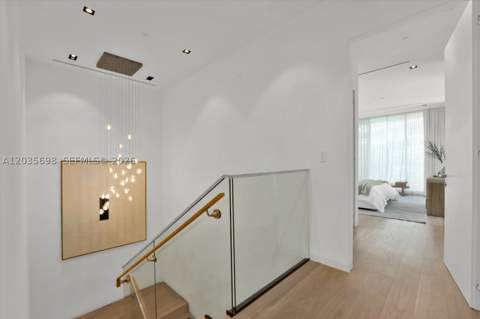 810 W 47 Ct, Miami Beach FL - photo 17 of 35