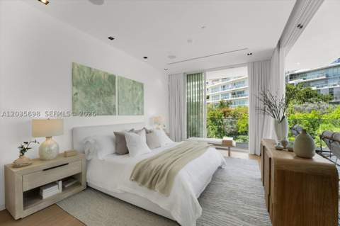 810 W 47 Ct, Miami Beach FL - photo 18 of 35