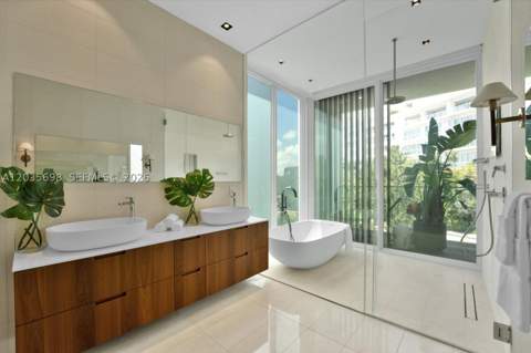 810 W 47 Ct, Miami Beach FL - photo 19 of 35