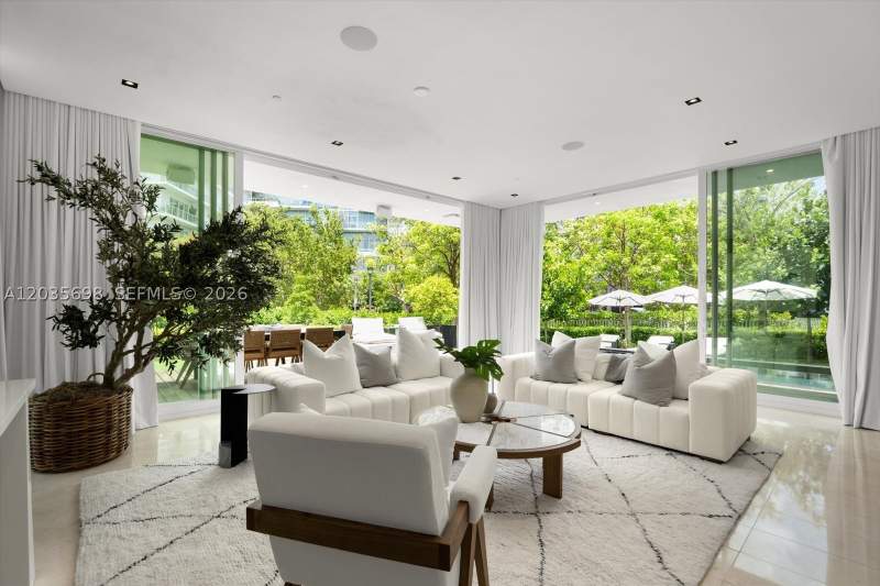 4 bedroom SingleFamilyResidence at 810 W 47 Ct, 4701 NORTH MERIDIAN CONDO, Miami Beach — photo 2