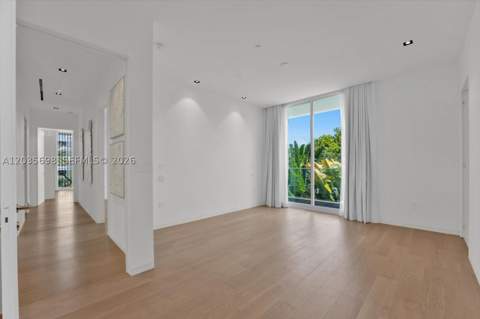 810 W 47 Ct, Miami Beach FL - photo 21 of 35