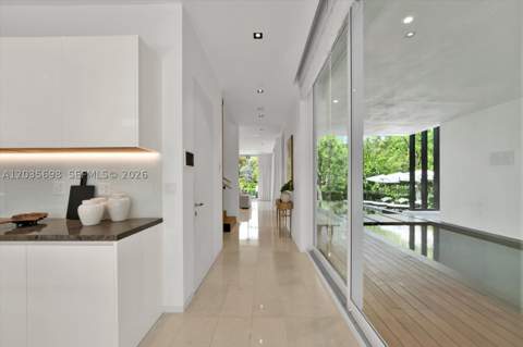 810 W 47 Ct, Miami Beach FL - photo 8 of 35