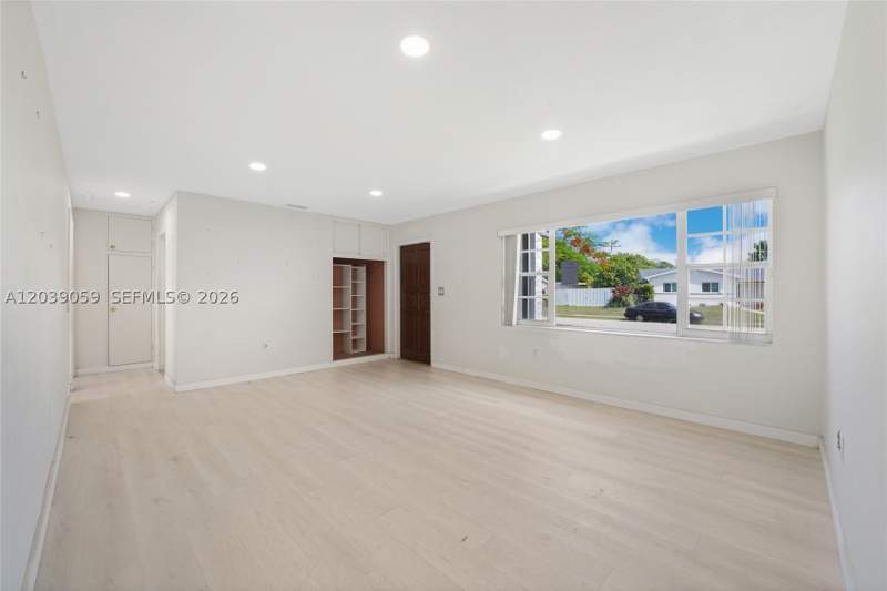3 bedroom SingleFamilyResidence at 10051 SW 13th Ter, Coral Park, Miami — photo 3