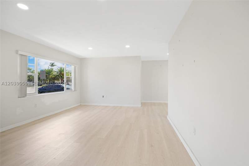 3 bedroom SingleFamilyResidence at 10051 SW 13th Ter, Coral Park, Miami — photo 4