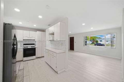 10051 SW 13th Ter, Miami FL - photo 8 of 26