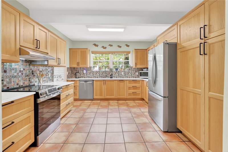 4 bedroom SingleFamilyResidence at 1642 SW 12th St, Shenandoah, Miami — photo 4