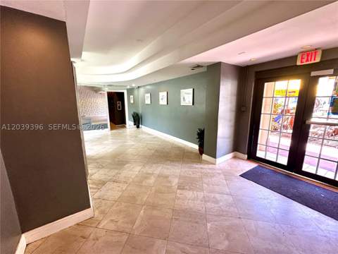 710 Washington Ave 319, Miami Beach FL - photo 16 of 17