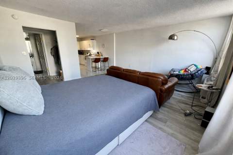 710 Washington Ave 319, Miami Beach FL - photo 9 of 17