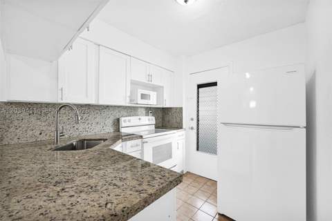 1620 West Ave 603, Miami Beach FL - photo 14 of 39