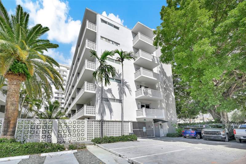 1 bedroom Condominium at 1620 West Ave 603, Twin Towers Condo, Miami Beach — photo 2