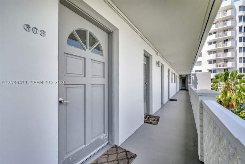 1 bedroom Condominium at 1620 West Ave 603, Twin Towers Condo, Miami Beach — photo 3