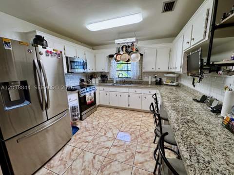 15940 NW 37th Pl, Miami Gardens FL - photo 7 of 27