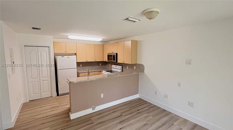 3 bedroom Condominium at 22721 SW 88th Pl 9-19, The Courts At Bayshore I, Cutler Bay — photo 3