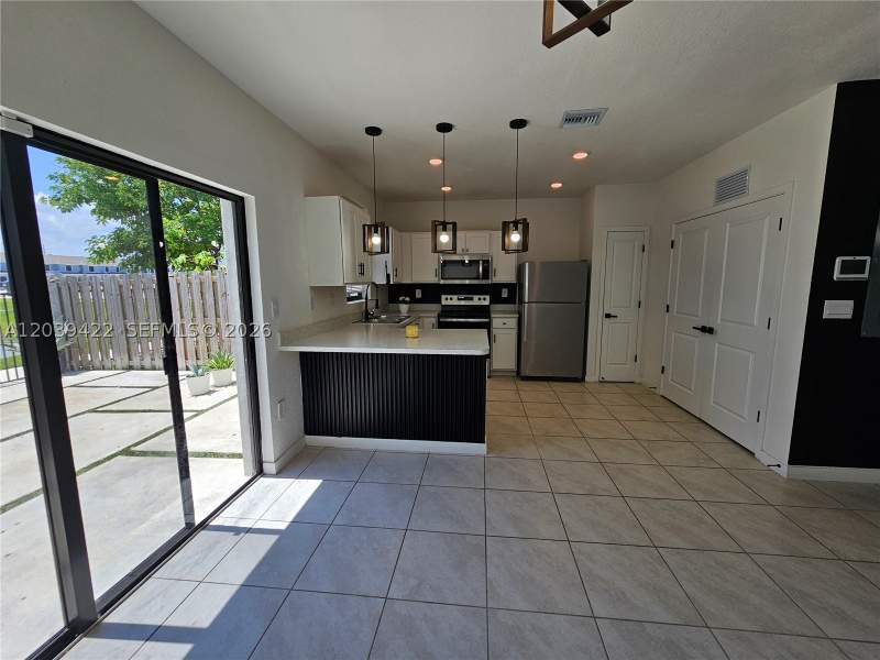 4 bedroom Townhouse at 1473 NE 5th Ave 1473, Miami Land And Developmen, Florida City — photo 5
