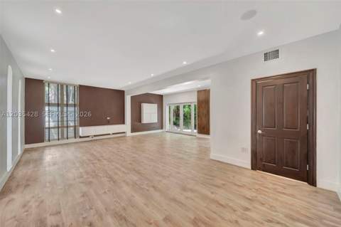 111 S Hibiscus Dr, Miami Beach FL - photo 10 of 27