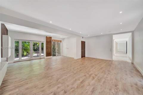 111 S Hibiscus Dr, Miami Beach FL - photo 11 of 27