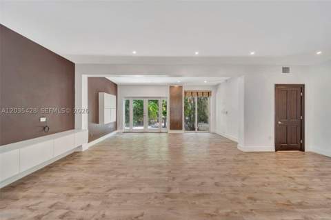 111 S Hibiscus Dr, Miami Beach FL - photo 12 of 27