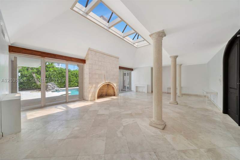 4 bedroom SingleFamilyResidence at 111 S Hibiscus Dr, Hibiscus Island, Miami Beach — photo 3