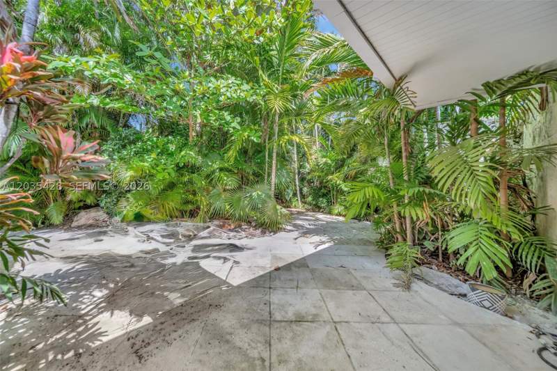 4 bedroom SingleFamilyResidence at 111 S Hibiscus Dr, Hibiscus Island, Miami Beach — photo 5