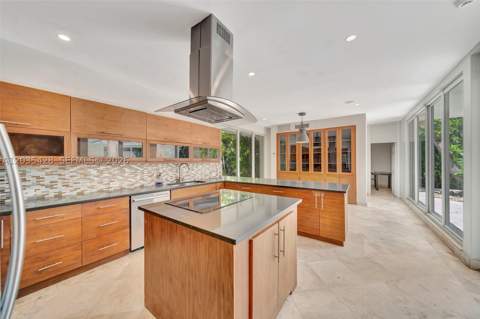 111 S Hibiscus Dr, Miami Beach FL - photo 7 of 27