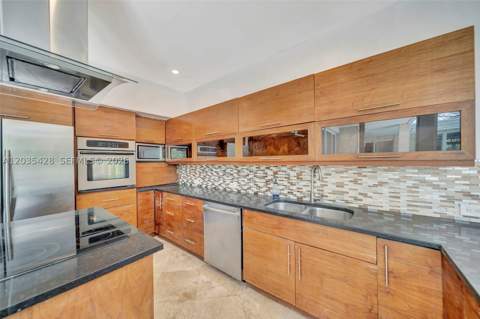 111 S Hibiscus Dr, Miami Beach FL - photo 9 of 27
