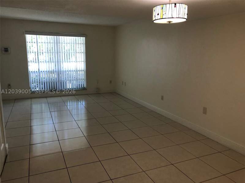 2 bedroom Townhouse at 10808 N Kendall Dr Q-4, Spanish Trace Condo, Miami — photo 5
