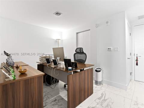 16385 Biscayne Blvd 1117, North Miami Beach FL - photo 19 of 32