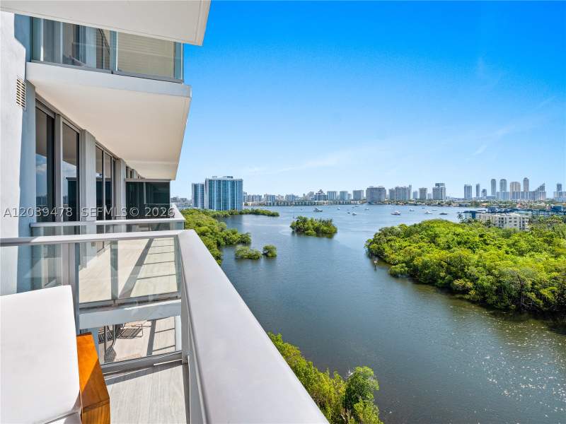 2 bedroom Condominium at 16385 Biscayne Blvd 1117, The Harbour South Condo, North Miami Beach — photo 2