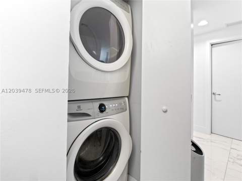 16385 Biscayne Blvd 1117, North Miami Beach FL - photo 21 of 32