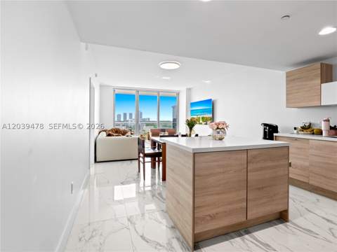 16385 Biscayne Blvd 1117, North Miami Beach FL - photo 7 of 32