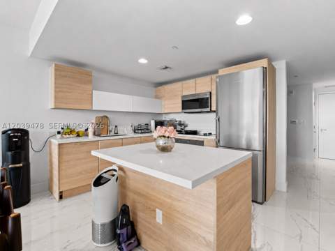 16385 Biscayne Blvd 1117, North Miami Beach FL - photo 8 of 32