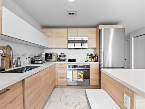 16385 Biscayne Blvd 1117, North Miami Beach FL - photo 9 of 32