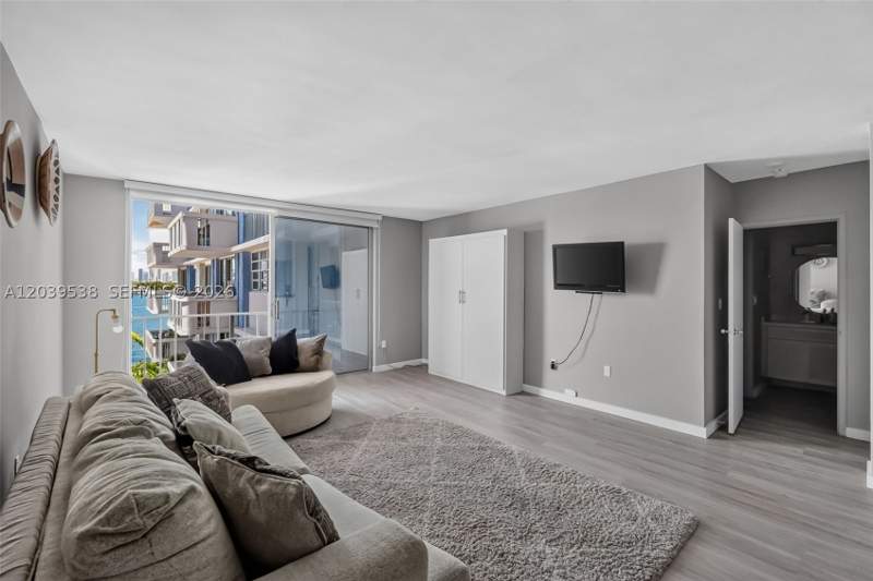 0 bedroom Condominium at 800 West Ave 533, South Bay Club Condo, Miami Beach — photo 2