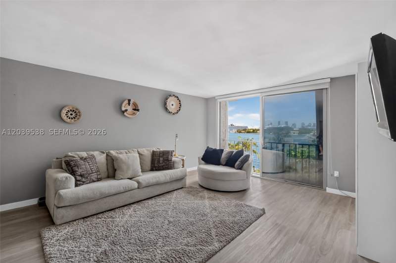 0 bedroom Condominium at 800 West Ave 533, South Bay Club Condo, Miami Beach — photo 3